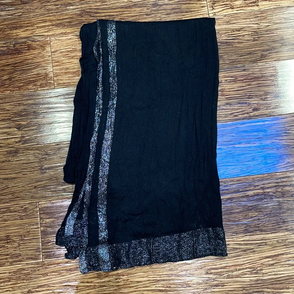 Black silver sparkle trim knit winter scarf - Picture 2 of 4
